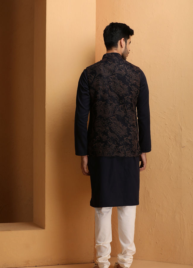 alt message - Manyavar Men Dark Blue Floral Design Kurta Jacket Set image number 3